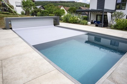 poolabdeckung_rolladen_bank_2